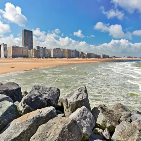 Appartamento In Mariakerke With Stunning Sea Views