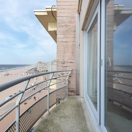 In Mariakerke With Stunning Sea Views 公寓
