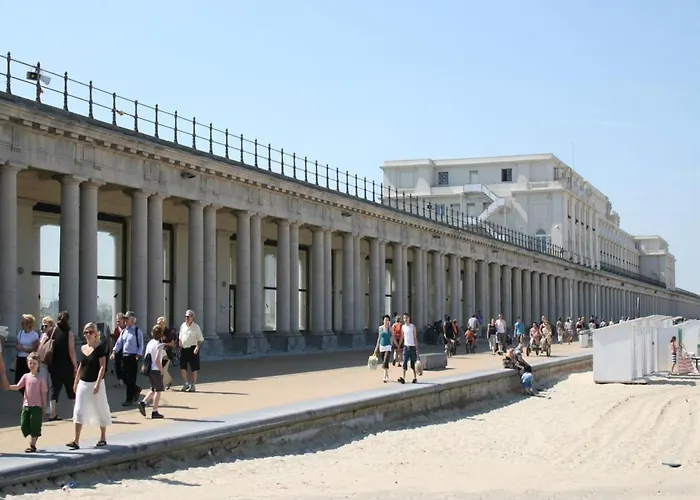 In Mariakerke With Stunning Sea Views 公寓